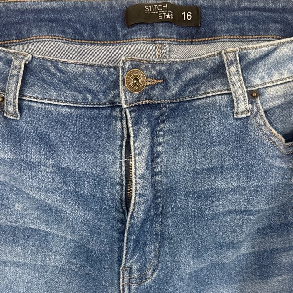 Women’s Blue Distressed Ankle Jeans - Stretch Cropped Denim - Picture 2 of 4